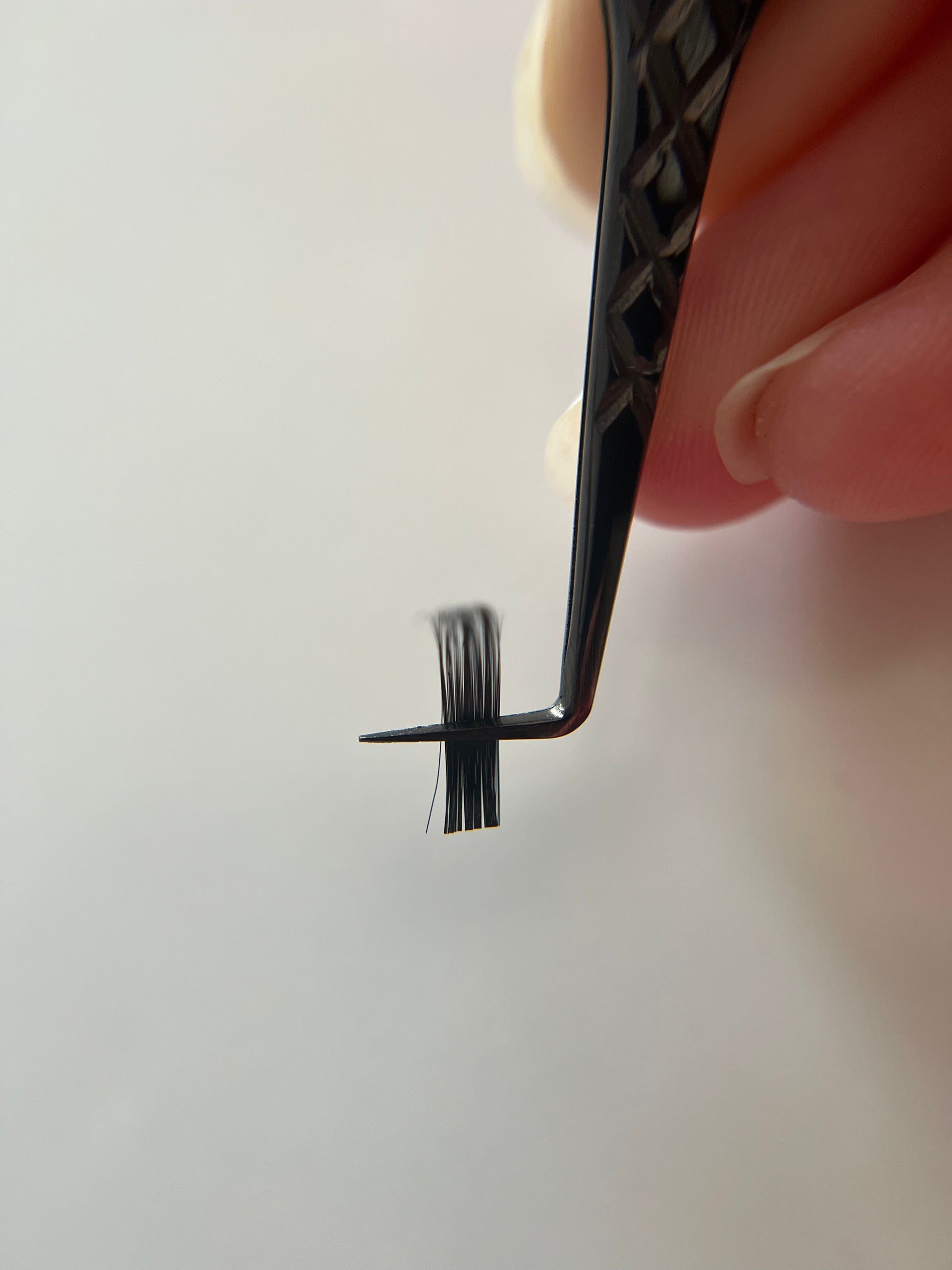 Eyelash Adhesives - Euminks